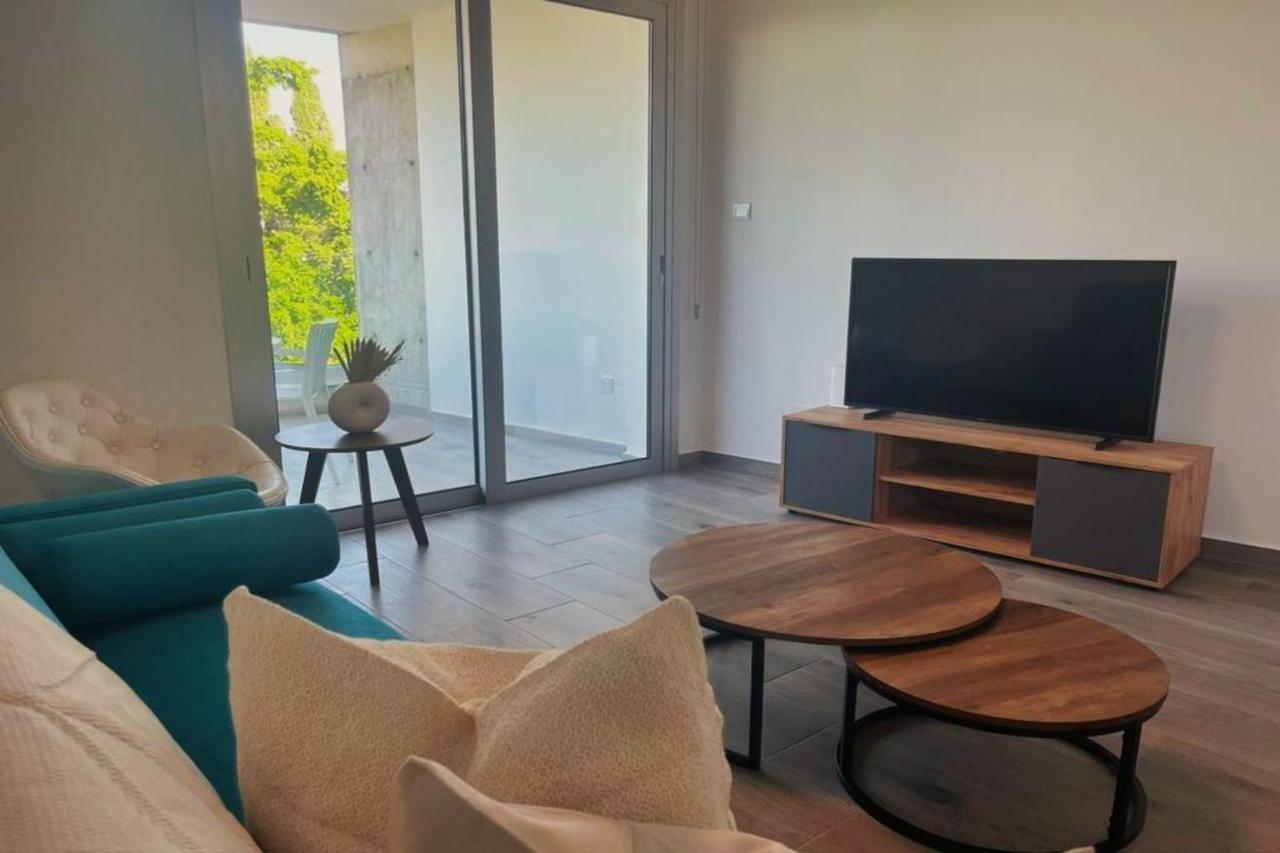 Phaedrus Living Coral Suites Aura Larnaca Eksteriør billede
