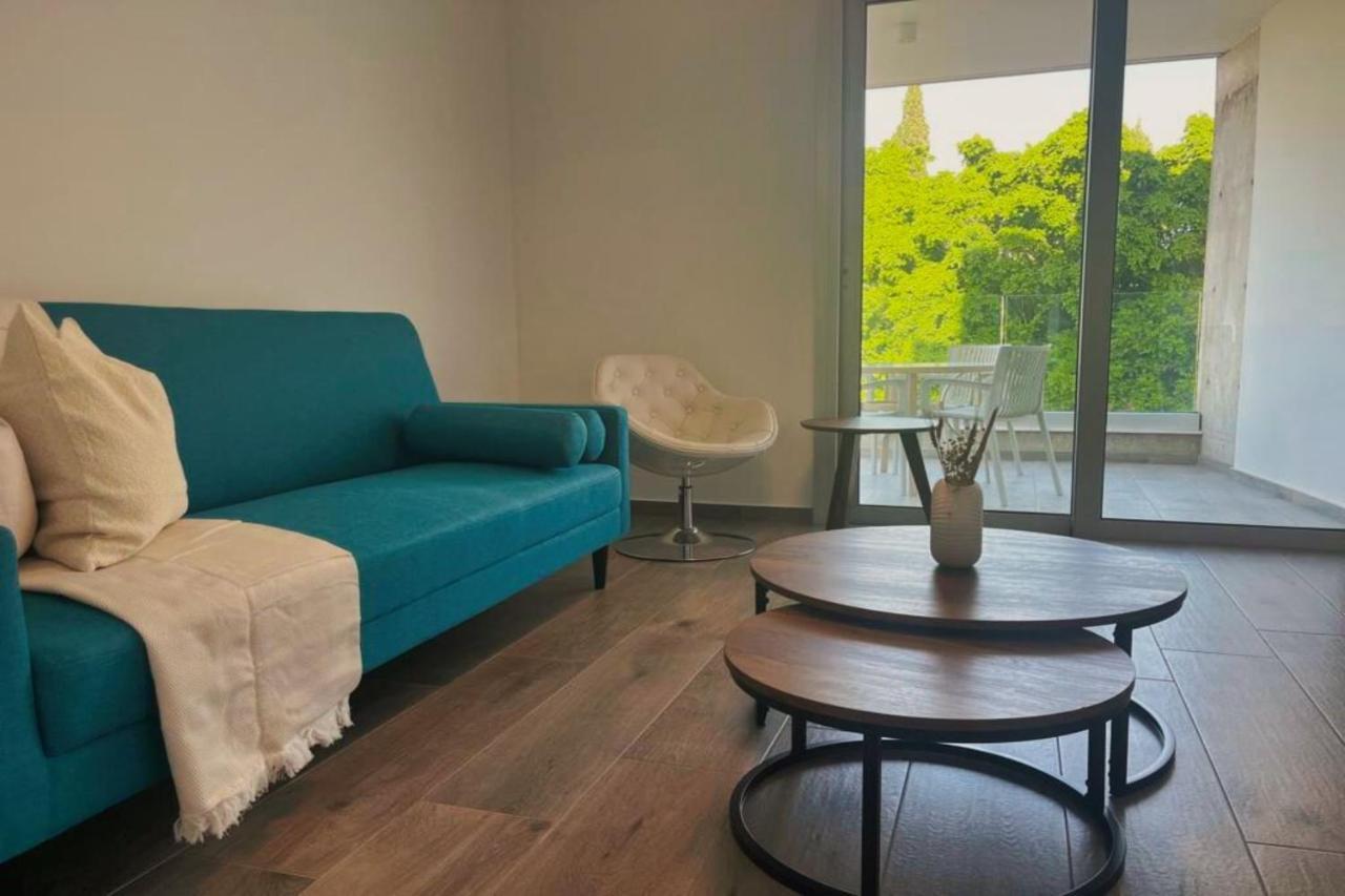 Phaedrus Living Coral Suites Aura Larnaca Eksteriør billede
